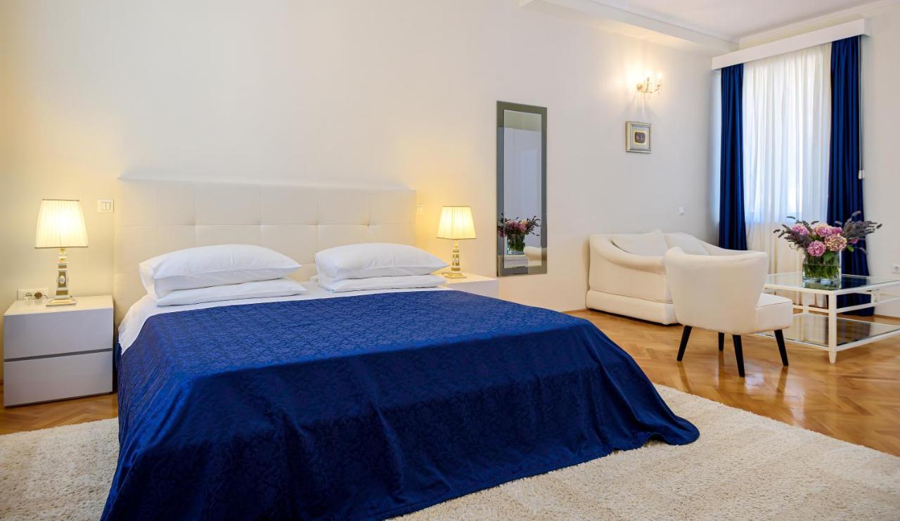 Palace Schoen Milesi - Esense Of Prestige - Private Pool - Free Parking - Old Money Style Luxury Rooms - Walking Distance To The Old Town, The Beach And All Amenities - Buralux Properties Split Extérieur photo