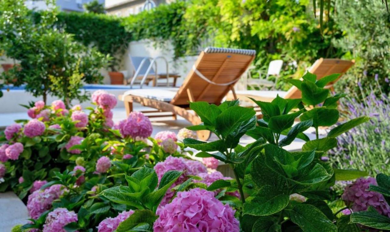 Palace Schoen Milesi - Esense Of Prestige - Private Pool - Free Parking - Old Money Style Luxury Rooms - Walking Distance To The Old Town, The Beach And All Amenities - Buralux Properties Split Extérieur photo