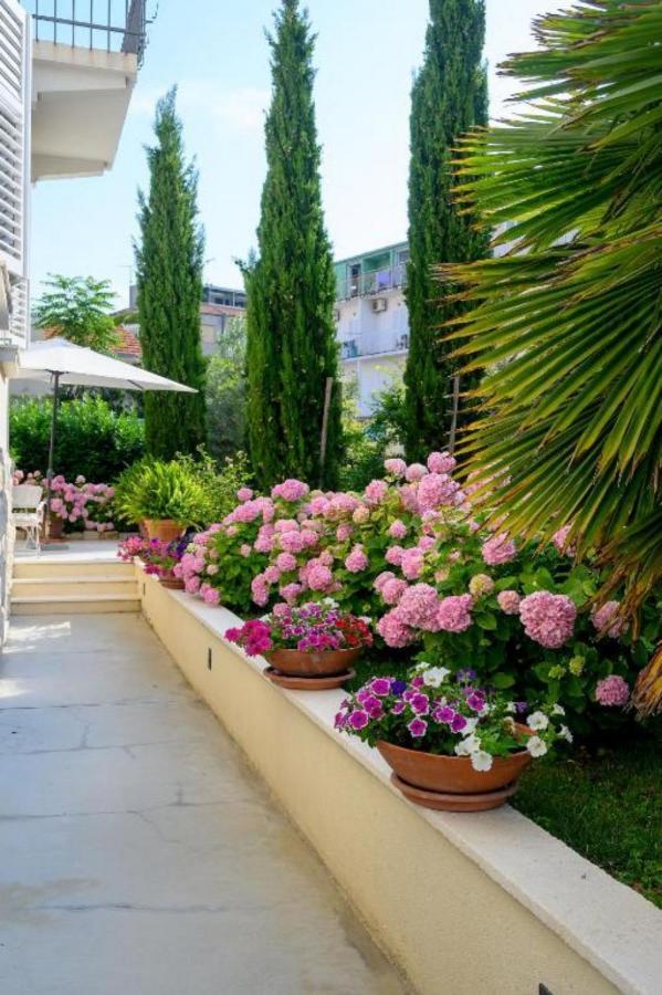Palace Schoen Milesi - Esense Of Prestige - Private Pool - Free Parking - Old Money Style Luxury Rooms - Walking Distance To The Old Town, The Beach And All Amenities - Buralux Properties Split Extérieur photo