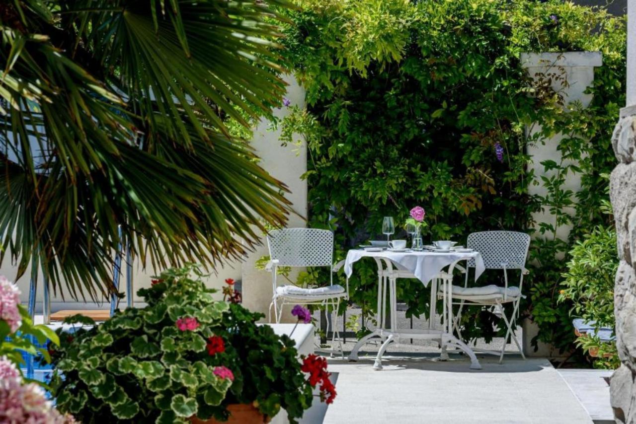 Palace Schoen Milesi - Esense Of Prestige - Private Pool - Free Parking - Old Money Style Luxury Rooms - Walking Distance To The Old Town, The Beach And All Amenities - Buralux Properties Split Extérieur photo