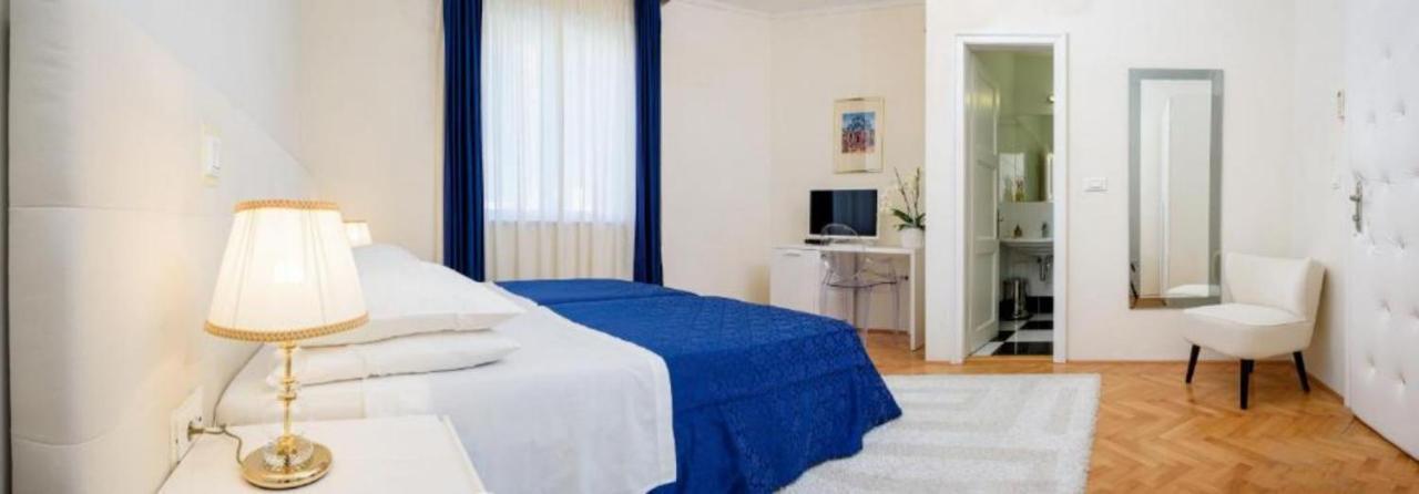 Palace Schoen Milesi - Esense Of Prestige - Private Pool - Free Parking - Old Money Style Luxury Rooms - Walking Distance To The Old Town, The Beach And All Amenities - Buralux Properties Split Extérieur photo